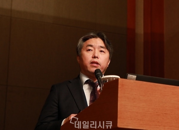 ▲ SFIS 2018에서 GDPR 이슈에 대해 강연을 진행하고 있는 법무법인 민후 김경환 대표변호사.